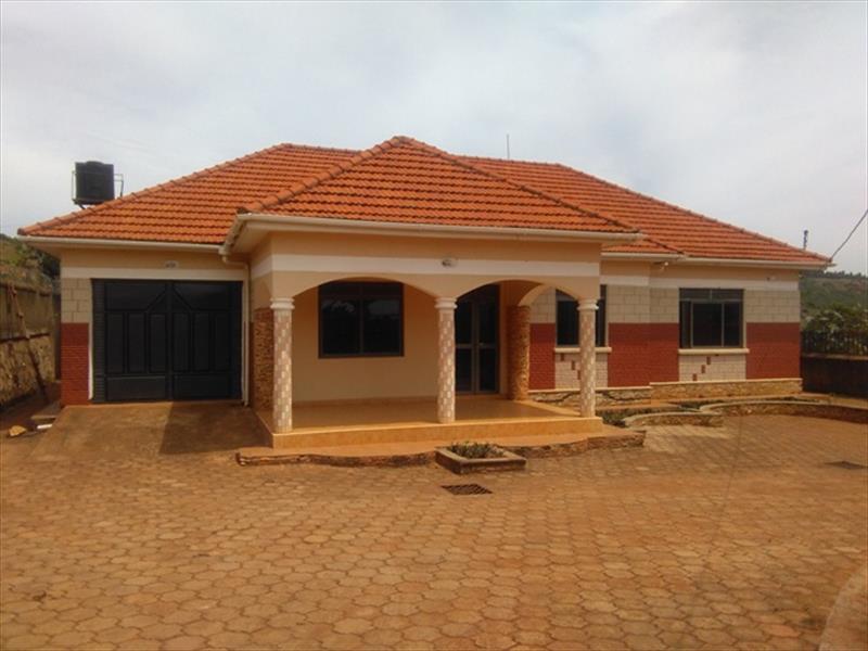 Bungalow for rent in Bwebajja Kampala