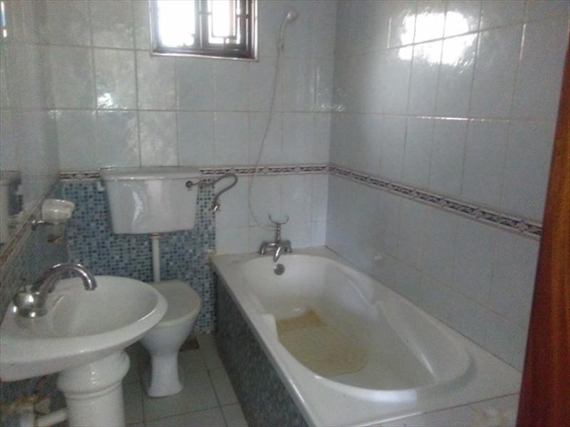 Bungalow for rent in Bwebajja Kampala