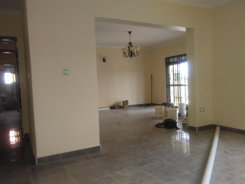 Bungalow for rent in Bwebajja Kampala