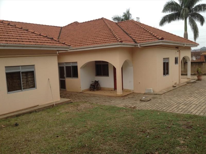 Bungalow for rent in Kyambogo Kampala