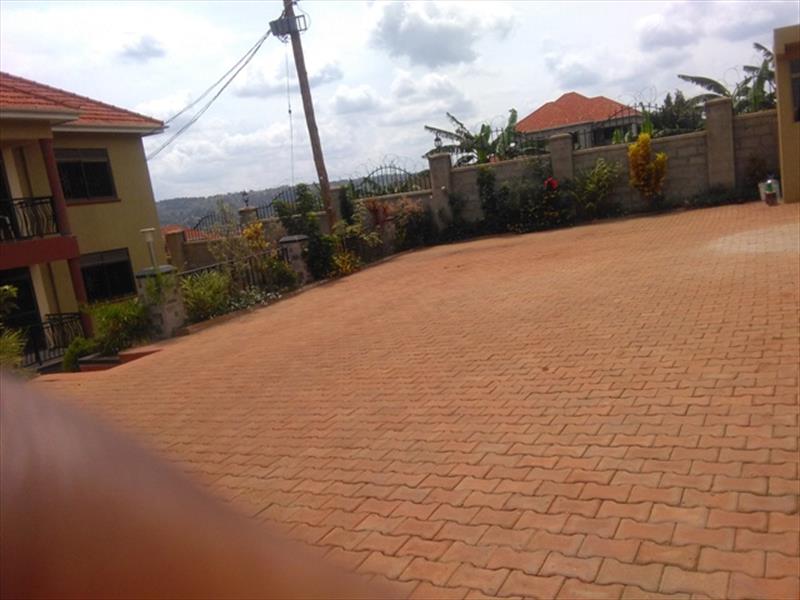 Apartment for rent in Bwebajja Wakiso