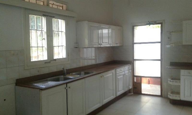 Bungalow for rent in Kololo Kampala