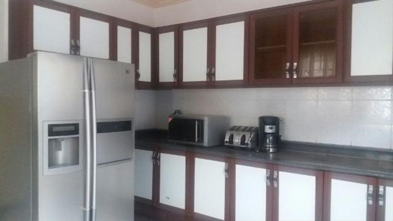 Mansion for rent in Konge Wakiso