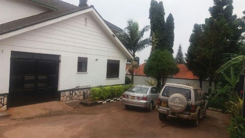 Mansion for rent in Konge Wakiso