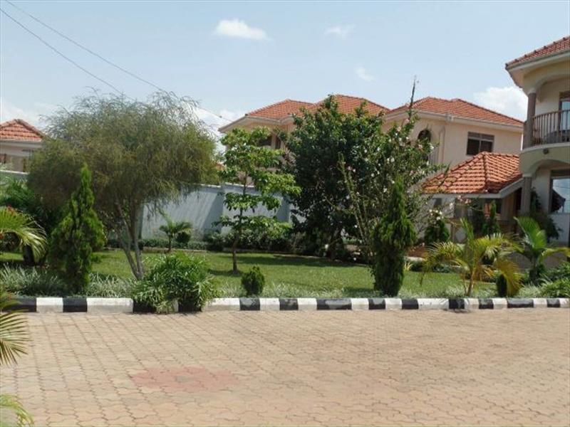 Mansion for sale in Munyonyo Kampala