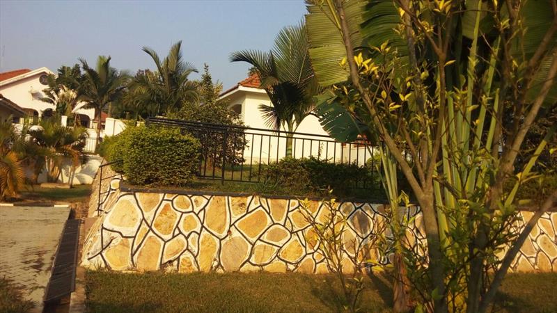 Bungalow for rent in Lubowa Kampala