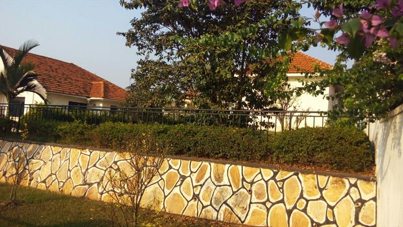 Bungalow for rent in Lubowa Kampala