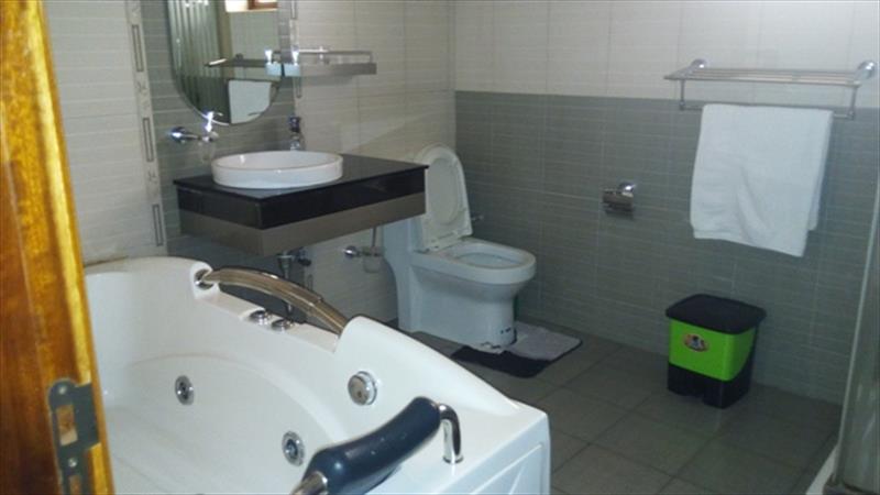 Bathroom (Toilet)