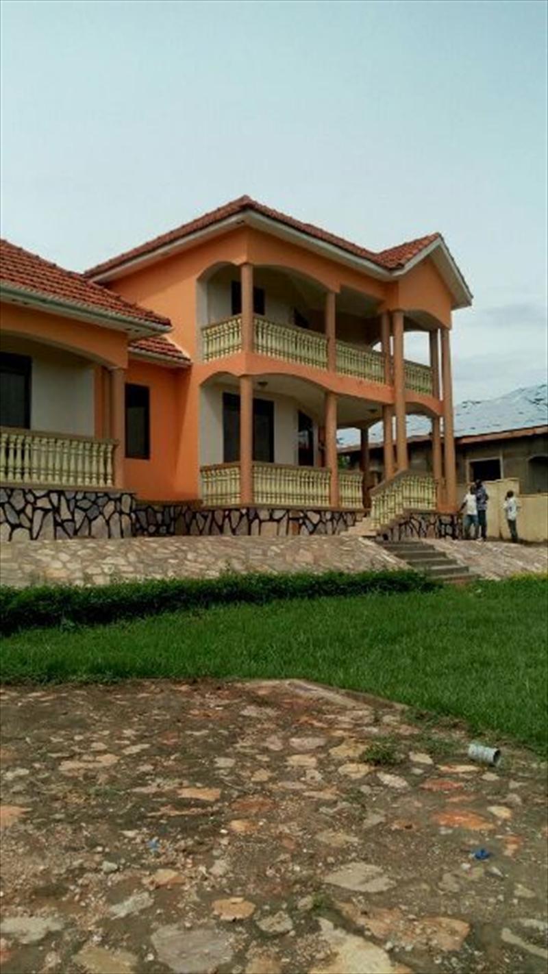 Mansion for sale in Bwebajja Kampala