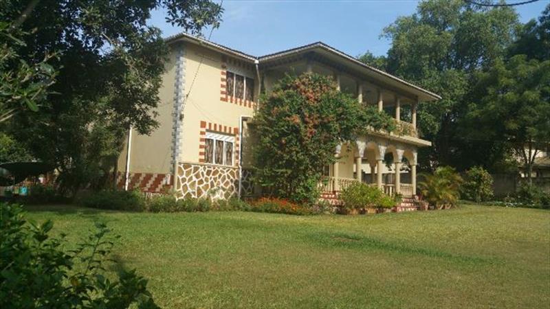 Storeyed house for sale in Bugoloobi Kampala