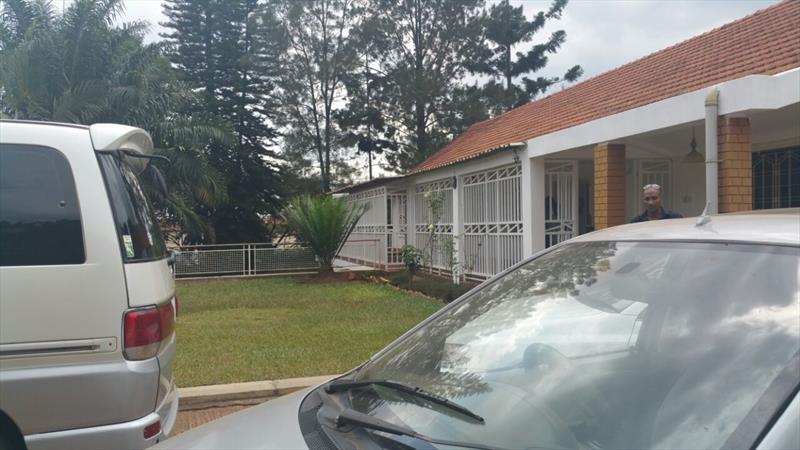 Mansion for sale in Bugoloobi Kampala