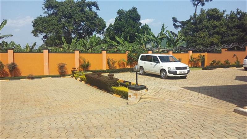 Bungalow for rent in Muyenga Kampala