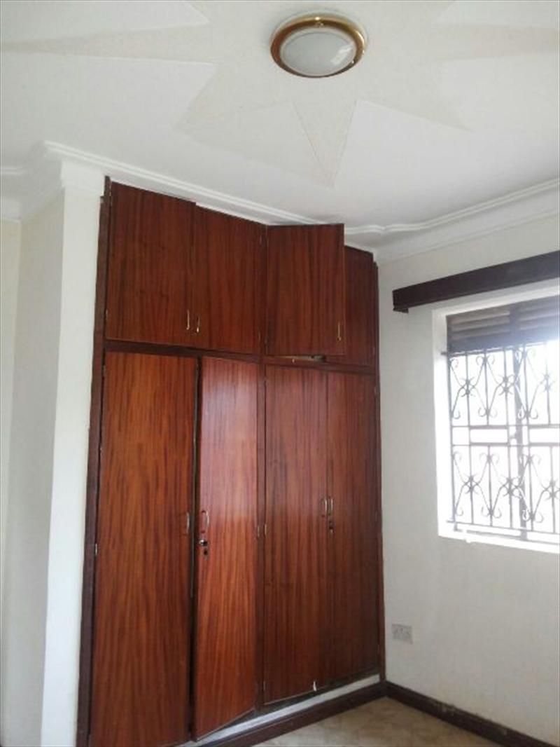 Semi Detached for rent in Kiwaatule Kampala