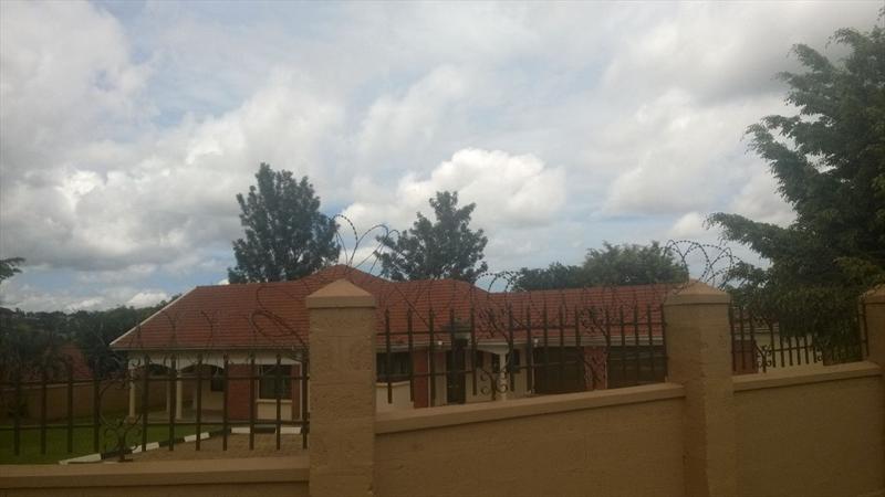 Bungalow for rent in Lubowa Kampala