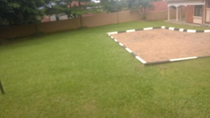 Bungalow for rent in Lubowa Kampala