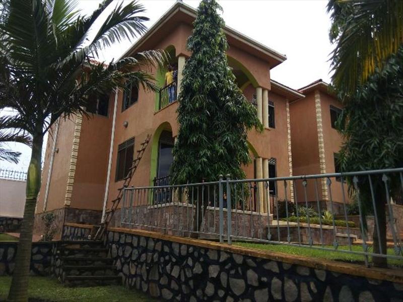 Town House for rent in Muyenga Kampala