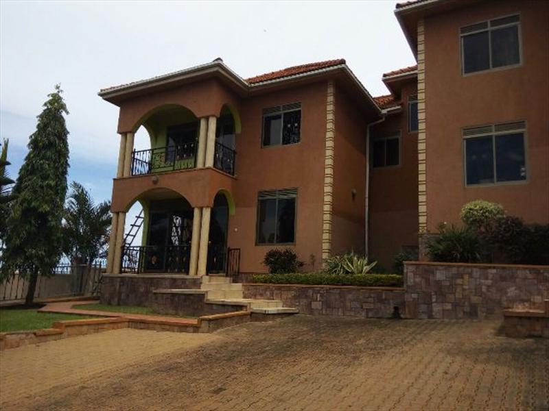 Town House for rent in Muyenga Kampala