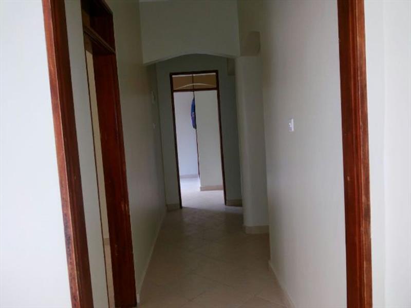 Bungalow for rent in Kira Wakiso