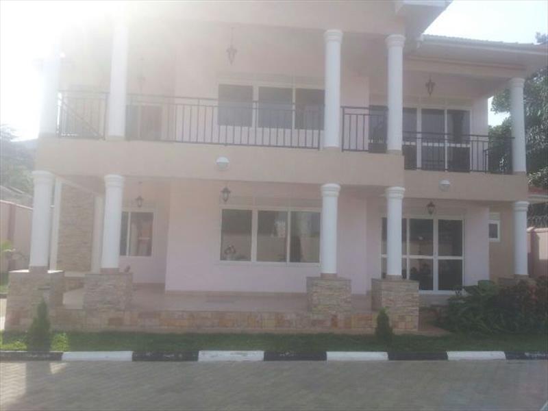 Mansion for sale in Kansanga Wakiso