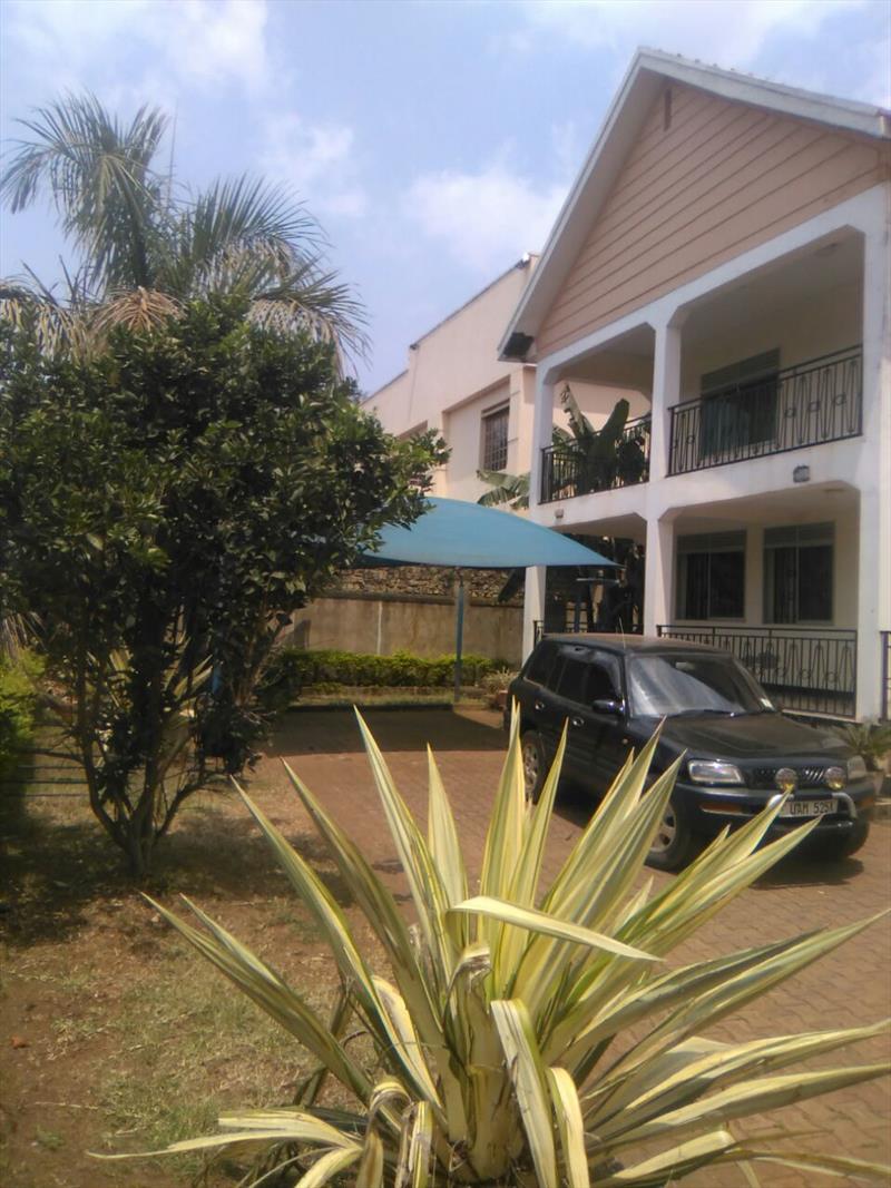 Mansion for sale in Munyonyo Kampala