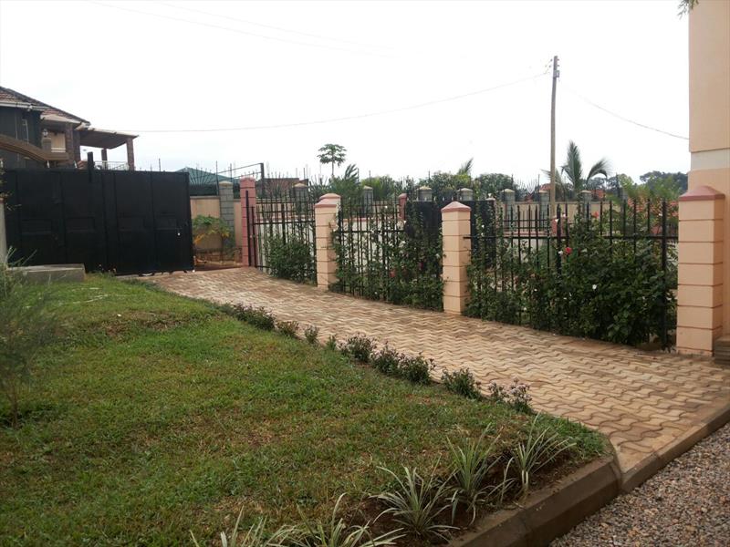 Semi Detached for rent in Buwaate Wakiso