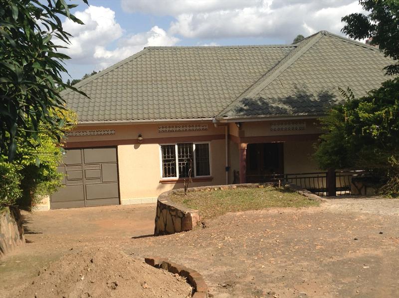 Bungalow for sale in Nansana Wakiso