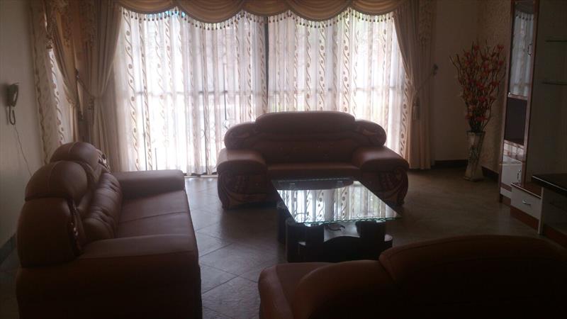 Mansion for rent in Munyonyo Kampala