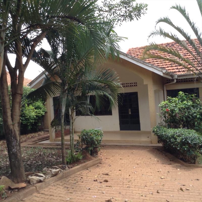 Bungalow for rent in Naalya Kampala