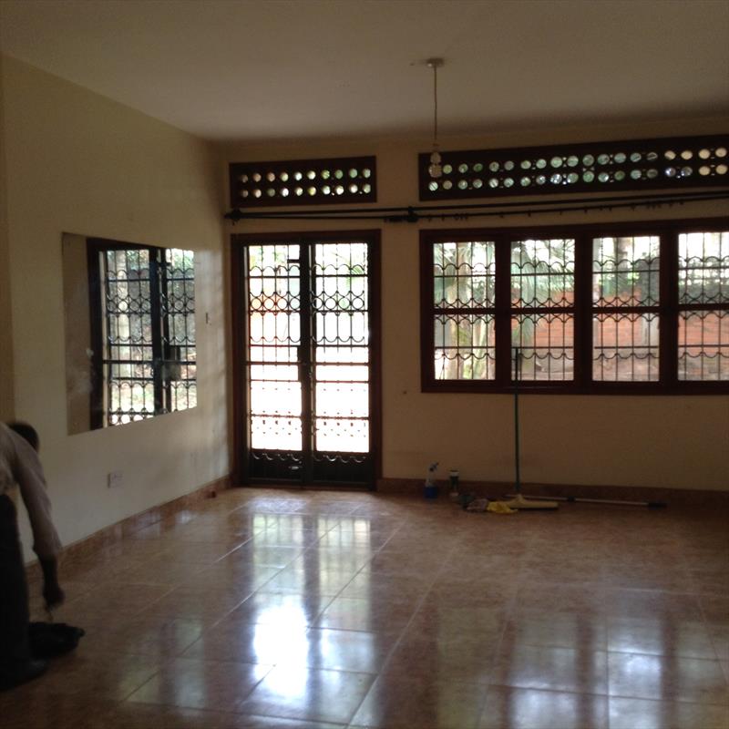 Bungalow for rent in Naalya Kampala