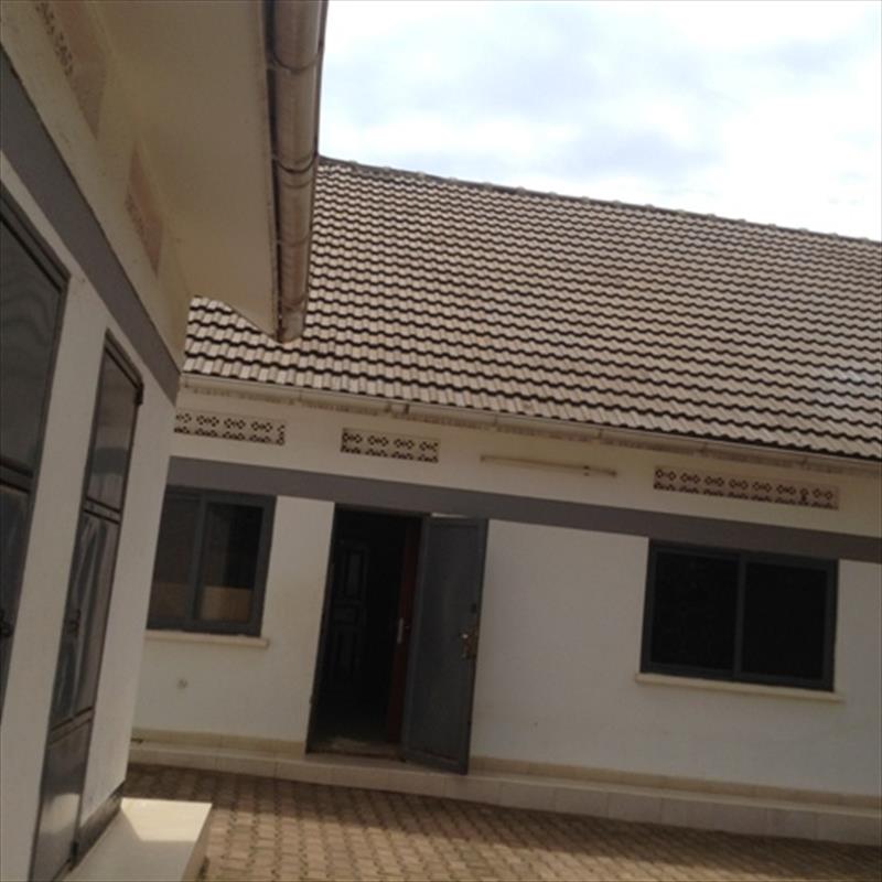 Bungalow for rent in Kyambogo Kampala