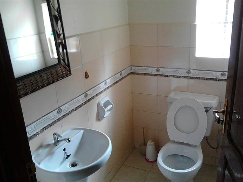 Bungalow for rent in Mbuya Kampala