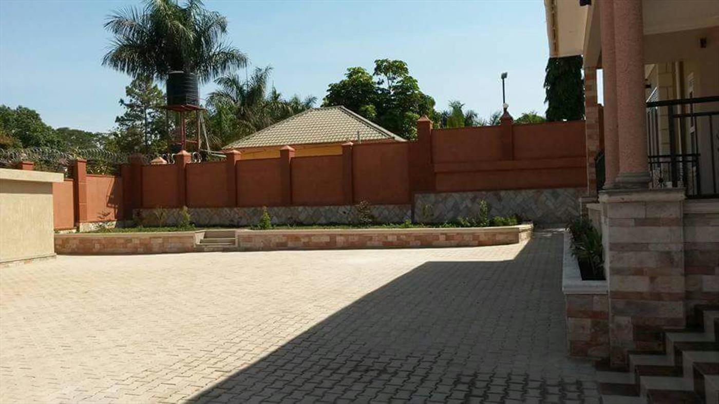 Bungalow for sale in Bwebajja Kampala