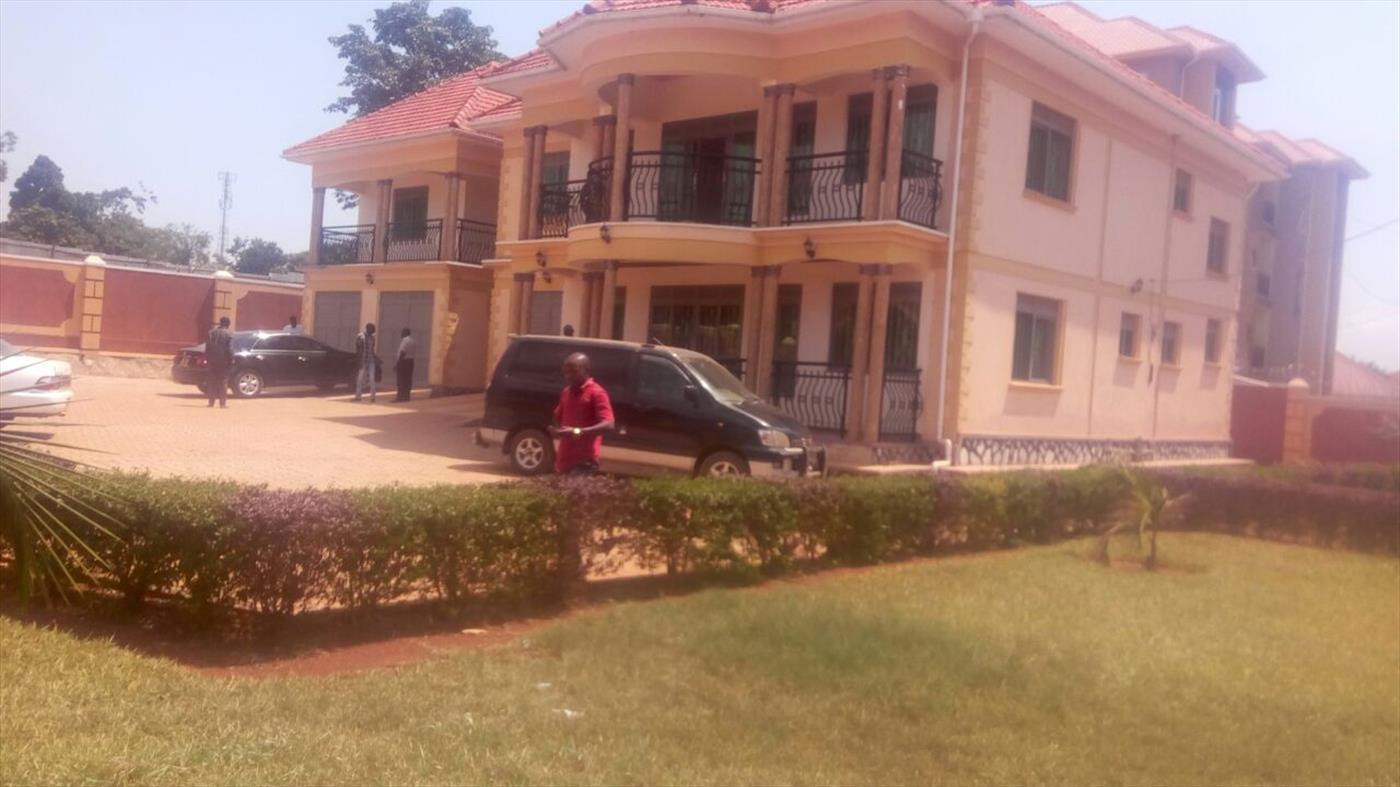 Mansion for rent in Bwebajja Kampala