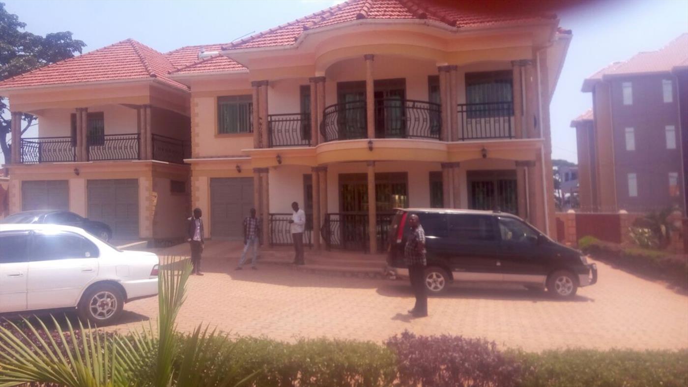 Mansion for rent in Bwebajja Kampala