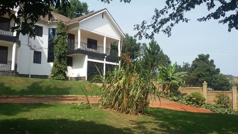 Mansion for sale in Bwebajja Wakiso