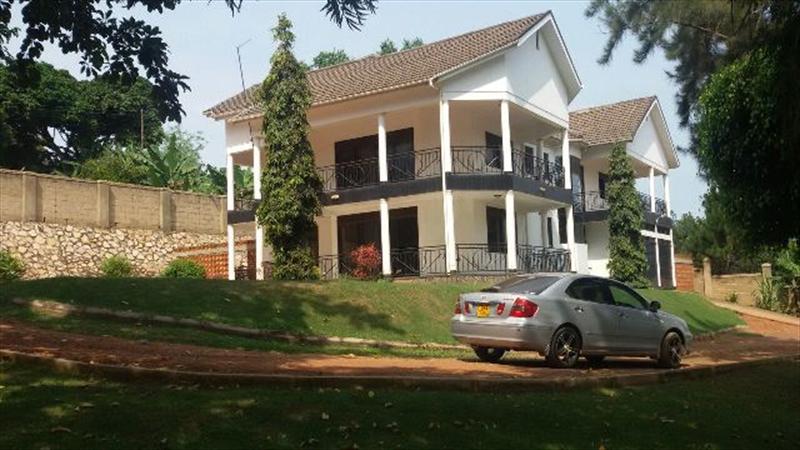 Mansion for sale in Bwebajja Wakiso