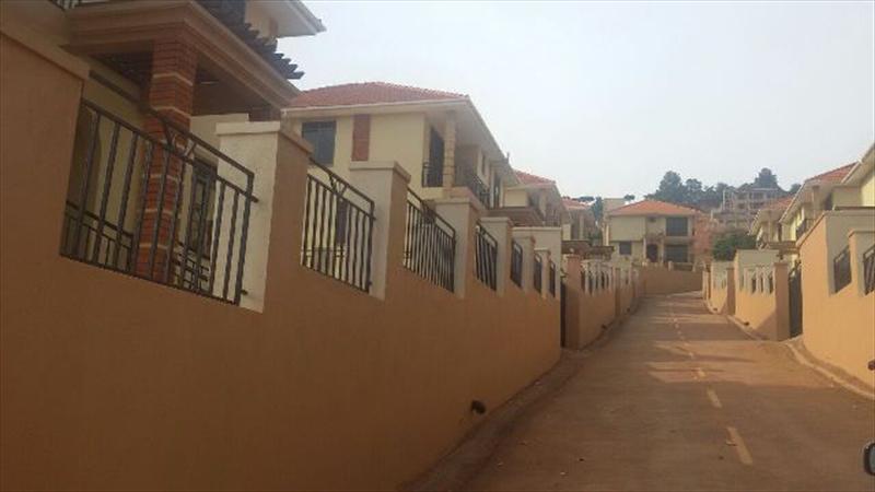 Mansion for sale in Lubowa Wakiso