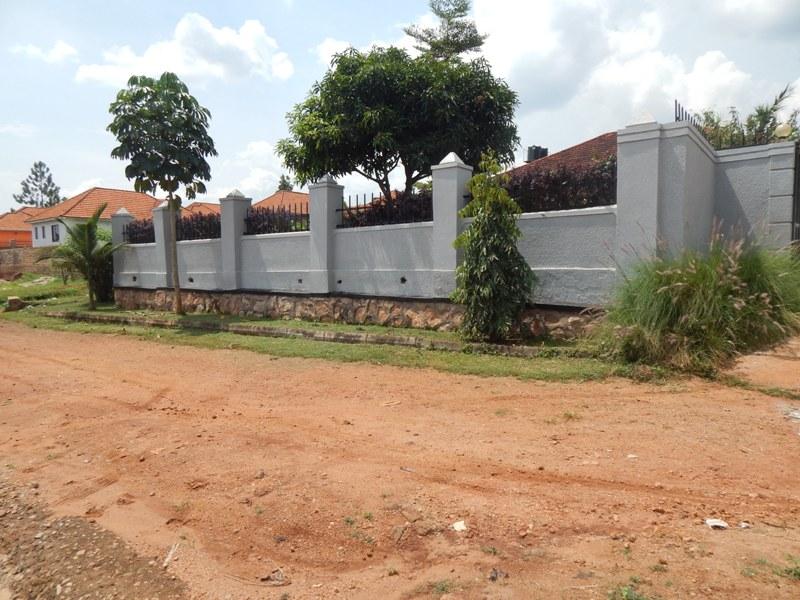 Bungalow for rent in Bwebajja Kampala