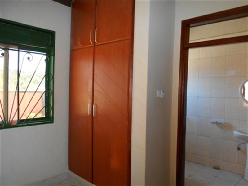 Bungalow for rent in Bwebajja Wakiso