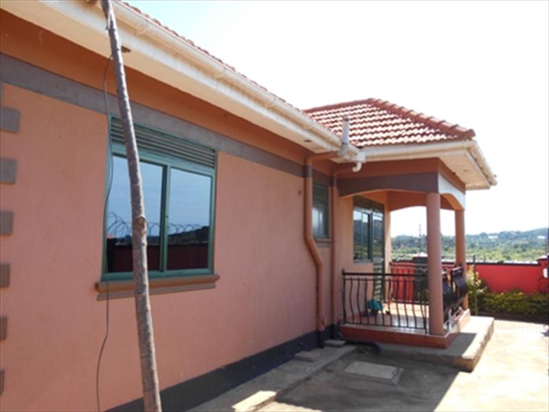 Bungalow for rent in Bwebajja Wakiso