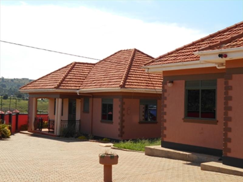 Bungalow for rent in Bwebajja Wakiso