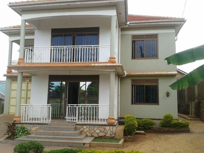 Mansion for sale in Seguku Wakiso