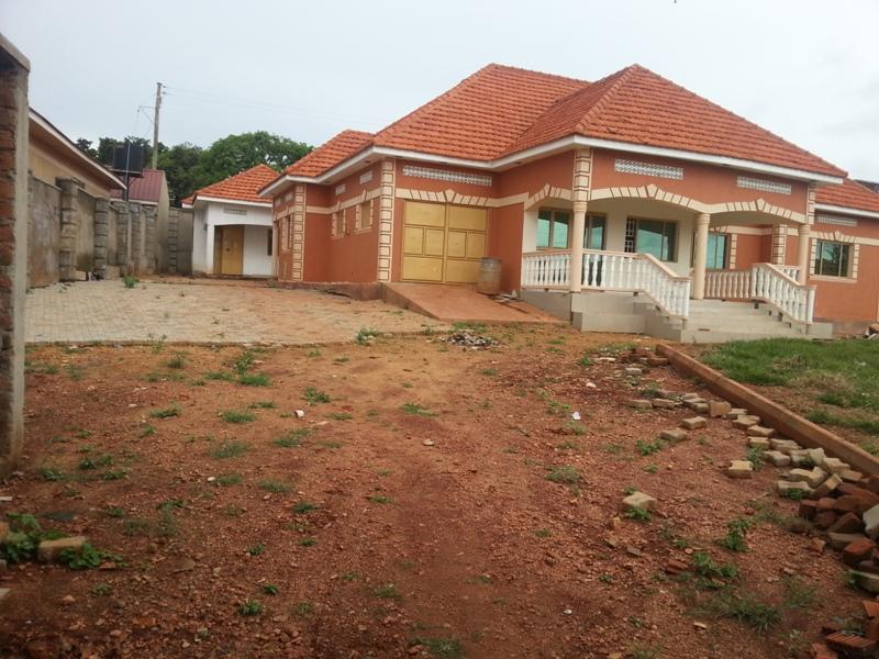 Bungalow for sale in Kitende Wakiso