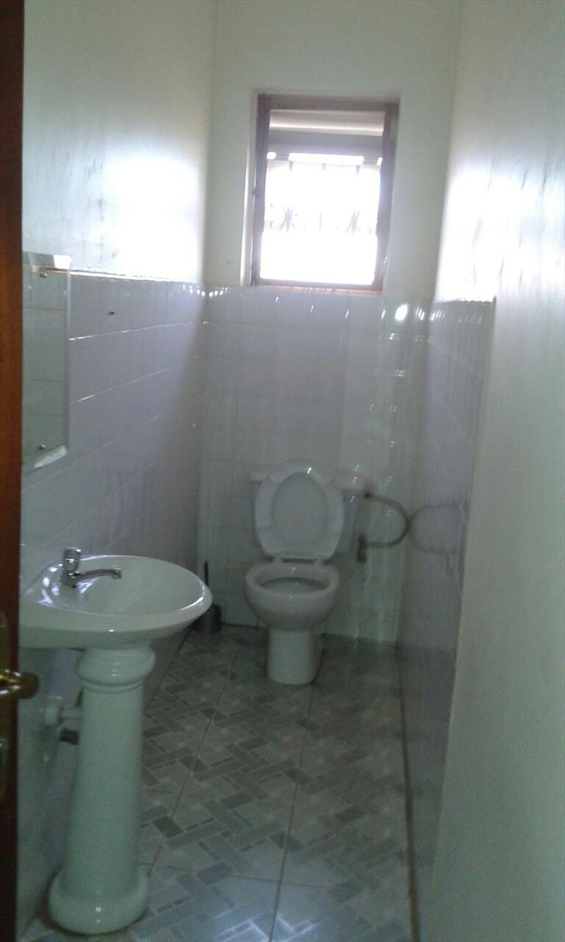 Town House for rent in Muyenga Kampala