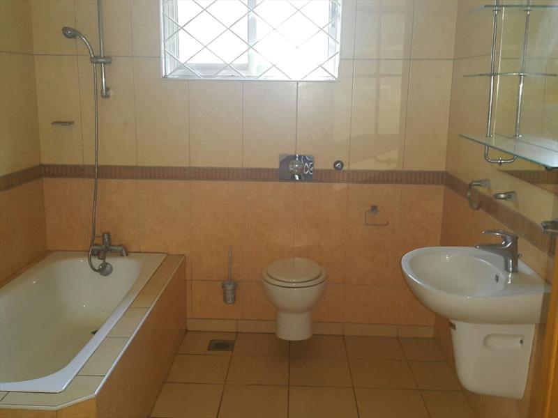 Town House for rent in Naguru Kampala