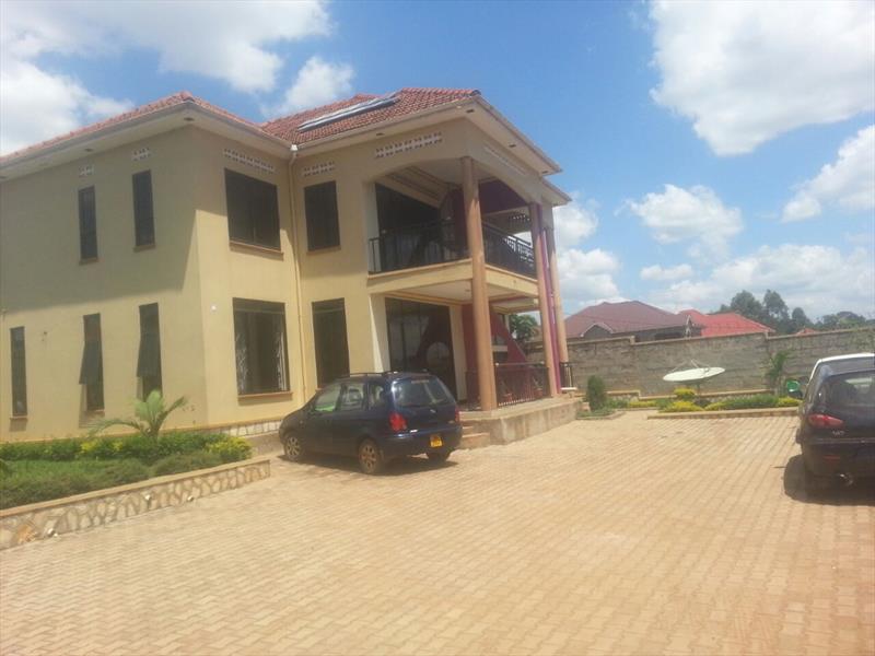 Town House for sale in Makindye Kampala