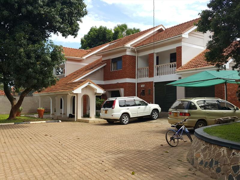 Storeyed house for rent in Muyenga Kampala