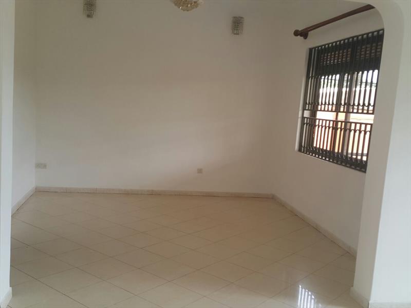 Bungalow for rent in Muyenga Kampala