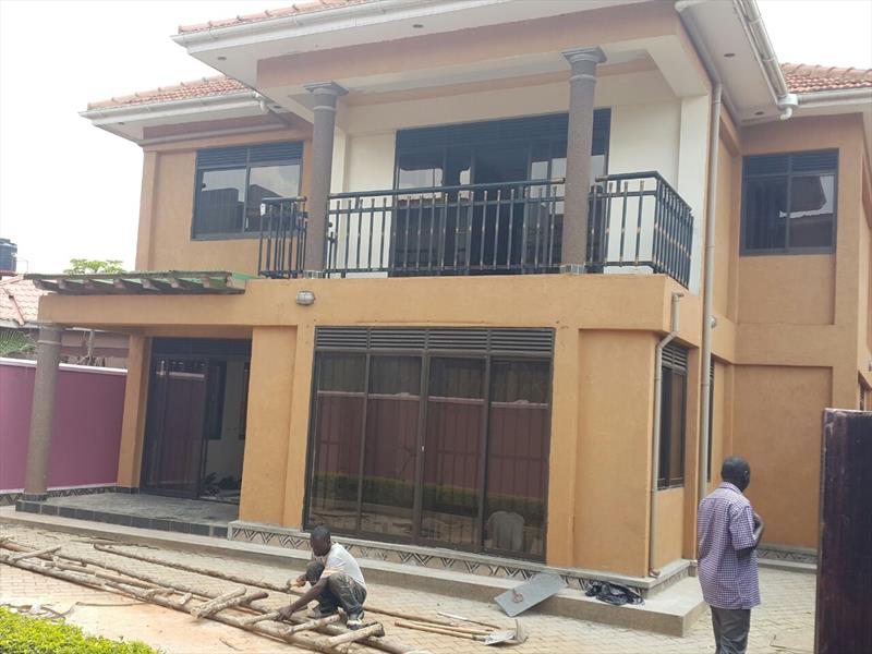 Town House for sale in Kawuku Kampala