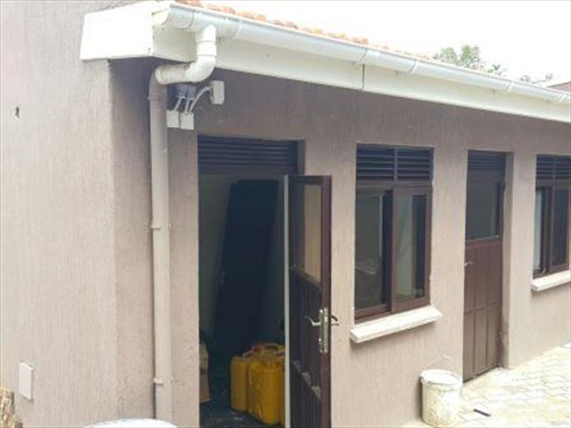 Bungalow for rent in Muyenga Kampala